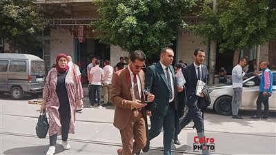 استعدادًا لثالث جلسات محاكمة سفاح المعمورة.. وصول هيئة الدفاع لمحكمة الإسكندرية