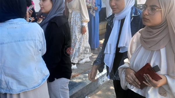 طالبات الشهاده الثانويه