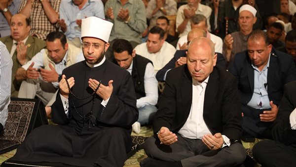 وزيرا الأوقاف والعمل