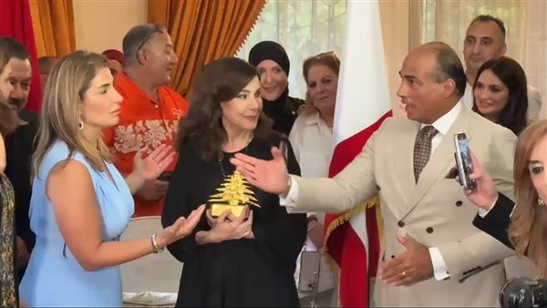  الفنانة ماجدة الرومي