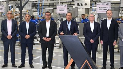 رئيس الوزراء من أول مصنع بإفريقيا لشركة BSH الألمانية للأجهزة المنزلية: حجم المكون المحلي للمنتج 50%