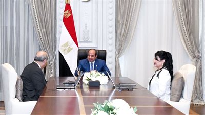 مبنى يستوعب 30 مليون راكب.. السيسي يتابع الموقف التنفيذي لبوابة الجمهورية الجديدة الجوية بمطار القاهرة