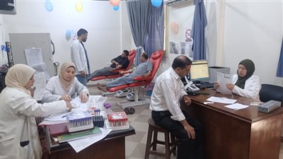 358 متبرعًا في أول أيام الحملة القومية للتبرع بالدم بالبحيرة