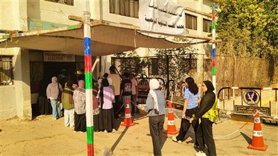 4154 طالب ثانوية عامة يتوافدون على اللجان لأداء امتحان اللغة الأجنبية الأولى بالبحر الأحمر| صور