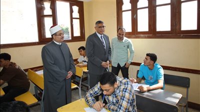 محافظ الجيزة يكلف بمنع أي مظاهر قد تعيق انتظام امتحانات الثانوية الأزهرية أو تؤثر على تركيز الطلاب