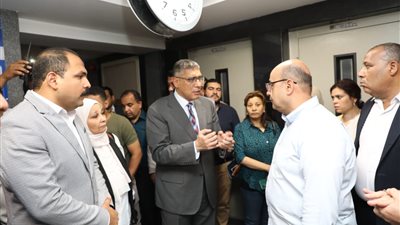 بنسب إنجاز تصل إلى 95%.. محافظ الجيزة يتفقد مشروع تطوير مبنى التأمين الصحي بمنطقة روز اليوسف
