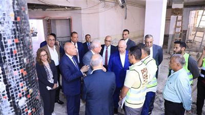 مستشار رئيس الجمهورية ومحافظ القاهرة يعلنان بدء تطوير محل جروبي بميدان طلعت حرب | صور