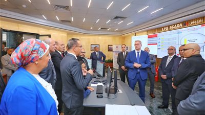 وزير البترول يوجه بوصول أسطوانة البوتاجاز للمواطنين بالأوزان القياسية المعتمدة