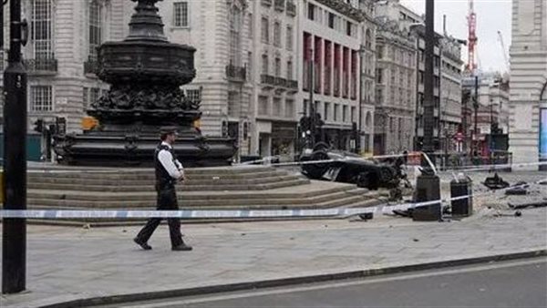 انقلاب سيارة واصطدامها