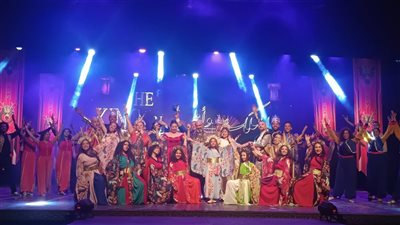 لقطات من العرض الأول لمسرحية الملك وأنا لـ لقاء الخميسي على مسرح البالون| صور