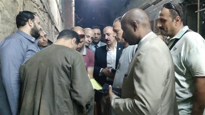 500 ألف جنيه لأهل كل متوفى و70 ألفًا للمصاب.. تسليم شيكات التعويضات لأسر ضحايا حادث المنوفية| صور