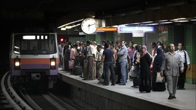 استئناف حركة مترو الخط الثاني تدريجيًا بعد إصلاح العطل بمحطة جامعة القاهرة