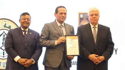 وزير التعليم العالي يكرِّم جامعة الأزهر لتقدمها في تصنيف QS ضمن أفضل 1200 جامعة على مستوى العالم