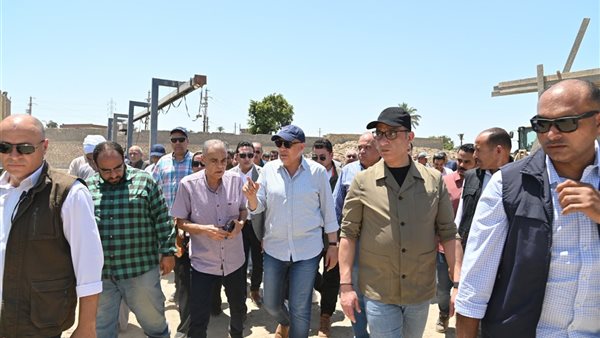 محافظ الفيوم ووزير