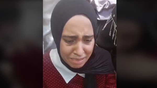 طالبة بالثانوية تزعم