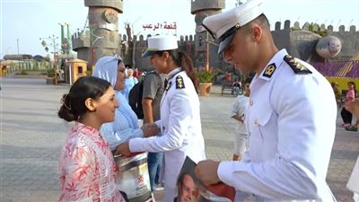 وزارة الداخلية تشارك المواطنين الاحتفال بذكرى ثورة 30 يونيو