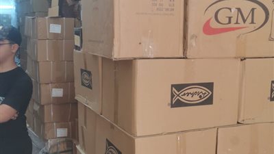 حماية المستهلك: ضبط مخزن يعيد تعبئة مواد البناء وبيعها بعلامات تجارية مشهورة في الطالبية بالجيزة