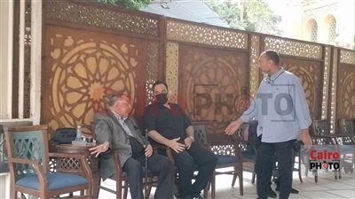 هشام إسماعيل يستقبل عزاء والدته بمسجد الحامدية الشاذلية