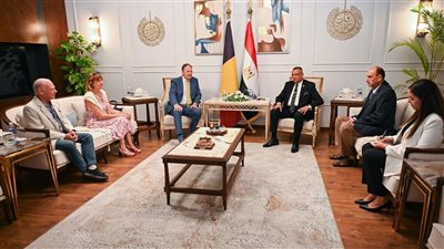 محافظ جنوب سيناء يستقبل سفير بلجيكا في مكتبه