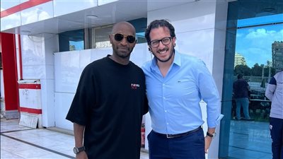 شيكابالا يودع محمد أسامة طبيب نادي الزمالك: هتفضل دايمًا علامة مميزة