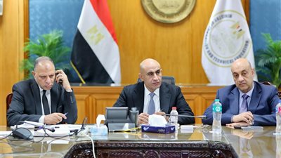 حفاظًا على حق الطالب.. وزير التعليم يوجّه بتنظيم دخول الطلاب وتوزيع أوراق امتحان الرياضيات البحتة في المواعيد المحددة