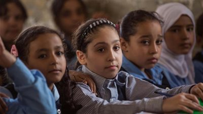 قبل بدء الدراسة.. هل شراء الكتب الدراسية الخارجية بسعر أرخص من سور الأزبكية حرام؟