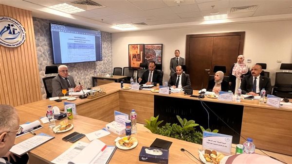 خلال الاجتماع