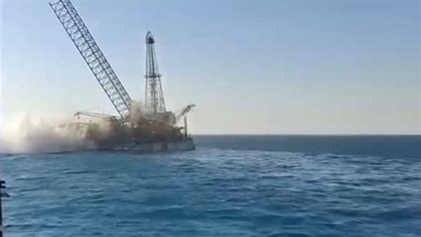 غرق حفار بترول