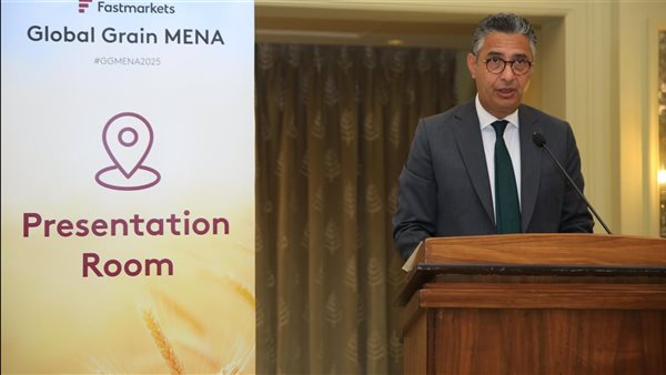 وزير التموين خلال