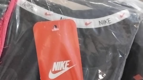 ملابس رياضية مقلدة