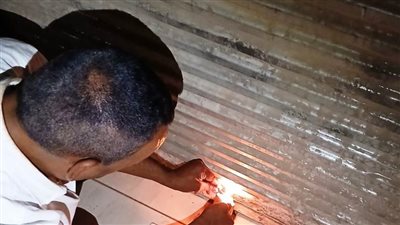 إغلاق وتشميع 79 محلًا ومقهى وكافيه غير مرخصة يديرها أفراد من جنسيات إفريقية بأسوان