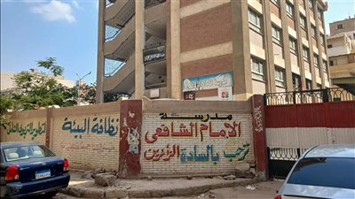 سؤال برلماني بشأن انتشار الباعة الجائلين والقمامة أمام المدارس