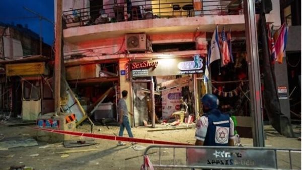 قصف صاروخي على تل