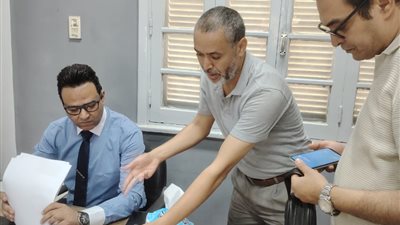 وكيل صحة سوهاج يشهد تسليم نتائج الفحص الطبي لراغبي الترشح لمجلس الشيوخ