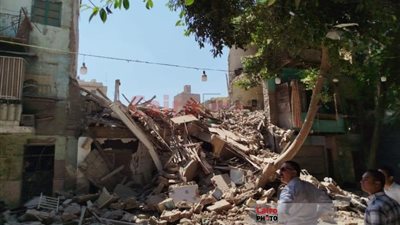 انهيار عقارين خاليين من السكان وجزء من آخر في الملك الصالح بمصر القديمة