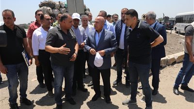 تمهيدًا لإعادة تشغيلها.. وزير النقل يتفقد أماكن أعمال الصيانة بالطريق الدائري الإقليمي 
