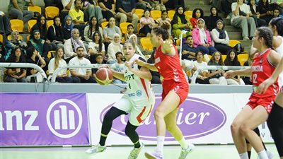 مصر تفوز على تونس وتتصدر الدور التمهيدي بالبطولة العربية لسيدات السلة