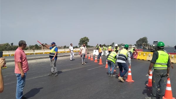 أعمال صيانة الطريق