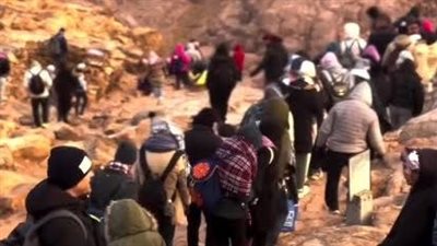 لتسلق جبل موسى.. 256 سائحًا وزائرًا في سانت كاترين 