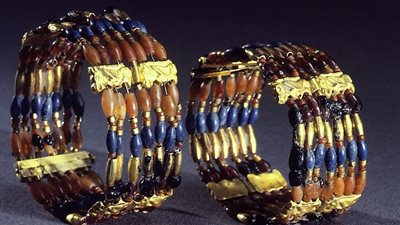 كنوز مصر الملكية في ألمانيا.. أساور ملكية تروي حكاية أميرة من الأسرة الثامنة عشرة