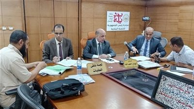 مرشحان جديدان يتقدمان بأوراقهما لانتخابات الشيوخ بأسوان
