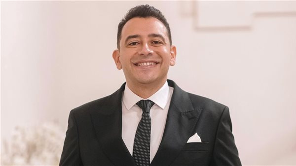 الدكتور عمرو حسن