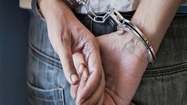 ضبط عامل مدرسة -