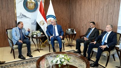 وزير البترول يبحث مع مجموعة بولي سيرف تعزيز الاستثمارات في صناعات الفوسفات وحمض الفوسفوريك