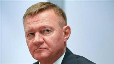 بعد ساعات من إقالته.. انتحار وزير النقل الروسي بضواحي موسكو