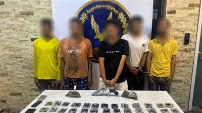 القبض على 5 أشخاص بحوزتهم كيلو استروكس بتهمة تجارة المخدرات