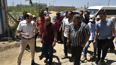 بورسعيد × 24 ساعة | تفقد مشروعات خدمية وإنارة بالطاقة الشمسية.. واستبدال أرقام الطوارئ بعد عطل مفاجئ| صور 