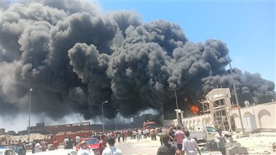 حريق داخل مصنع بالمنطقة الصناعية في دمياط الجديدة.. والحماية المدنية تحاول السيطرة