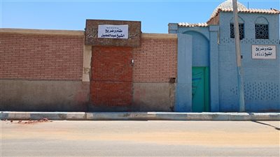 إغلاق مدخل مقام الشيخ عبد الفضيل في السويس بالطوب الأحمر.. والطرق الصوفية تطالب بإعادة فتحه