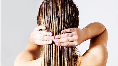 أطباء أمراض جلدية يوضحون فوائد الفازلين: آمن تمامًا ومفيد للبشرة